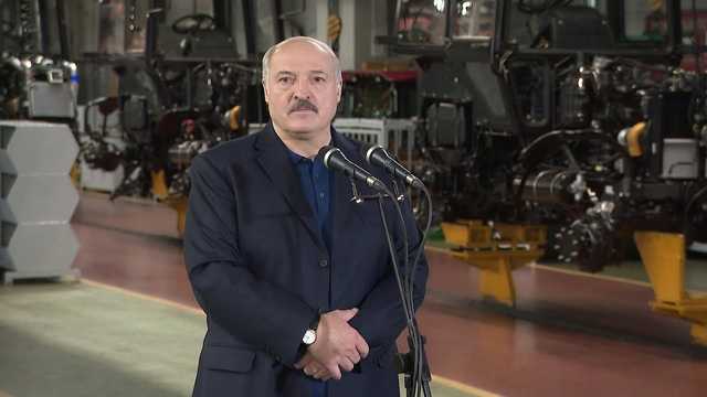 Лукашенко заявил, что «кто-то хочет бастовать, пусть бастует. На заводе им делать нечего»