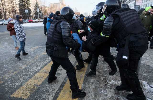 В Челябинске суд взыскал с участников митинга за Навального 2,1 млн рублей в пользу ГУ МВД