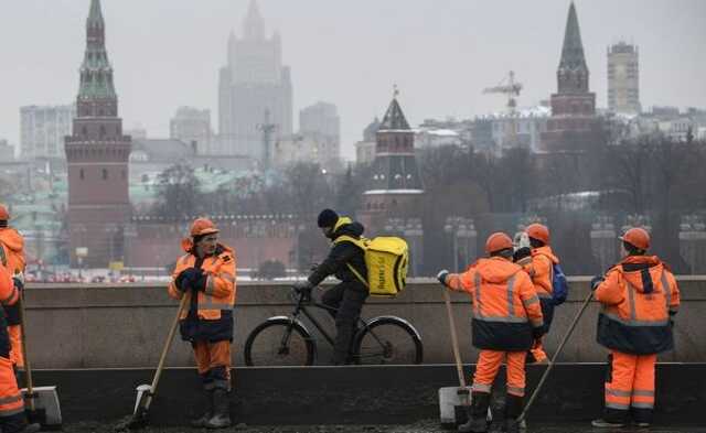 Мэр Москвы заявил, что нужно сокращать число мигрантов среди коммунальщиков