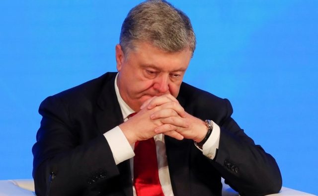 Порошенко с семьей улетел рыбачить в Норвегию