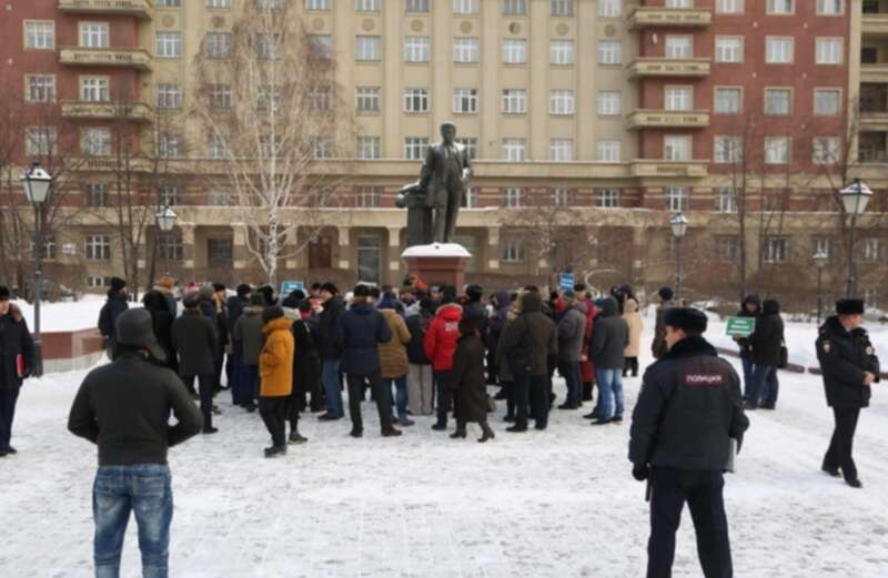 Снегуров и Доев заВИСли на мосту?